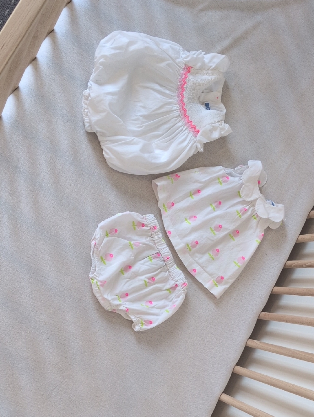 Jacadi BUNDLE - 6M -  White Baby Girl Bubble Romper  and Floral Bloomers